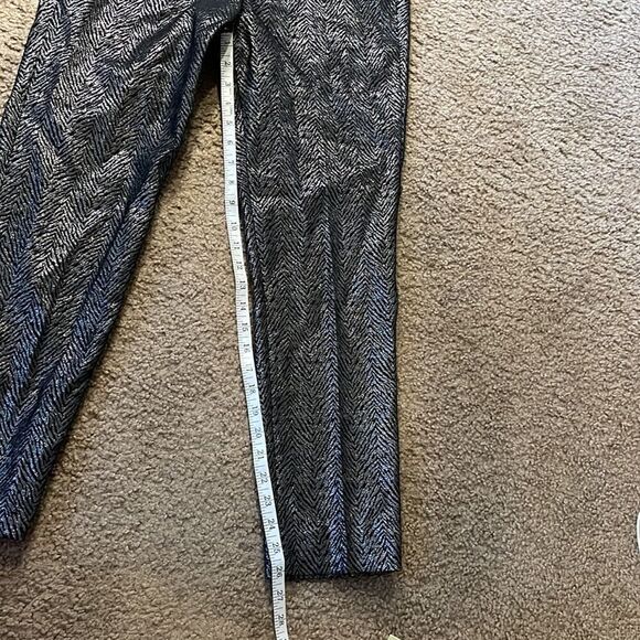 WhiteHouseBlackMarket The Slim Ankle Women’s pants Size 6. Zebra Print. - Picture 4 of 7